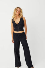 Tea Eyelet Ruffle Tank Black