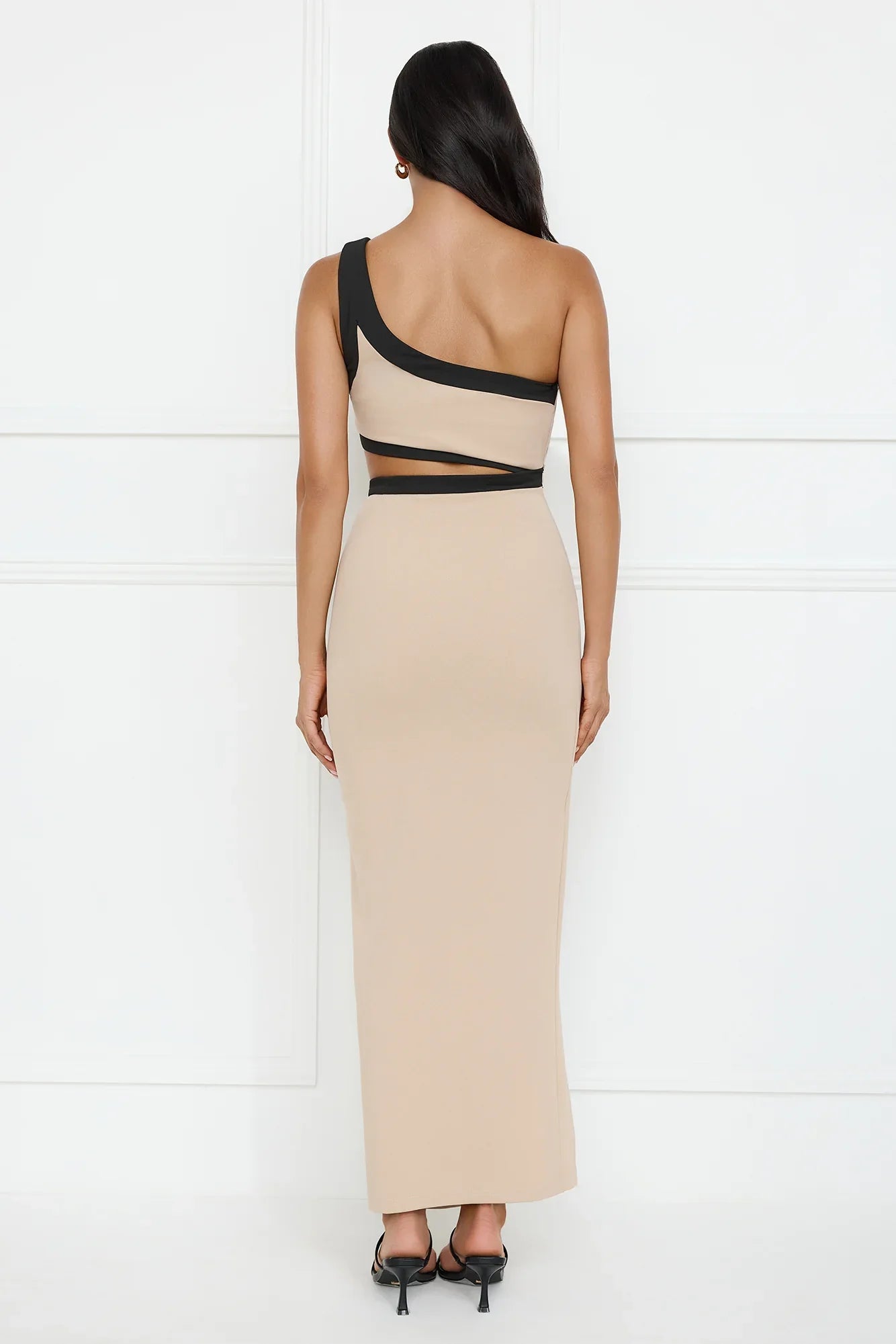 Trendsetter Mode One Shoulder Maxi Dress Beige