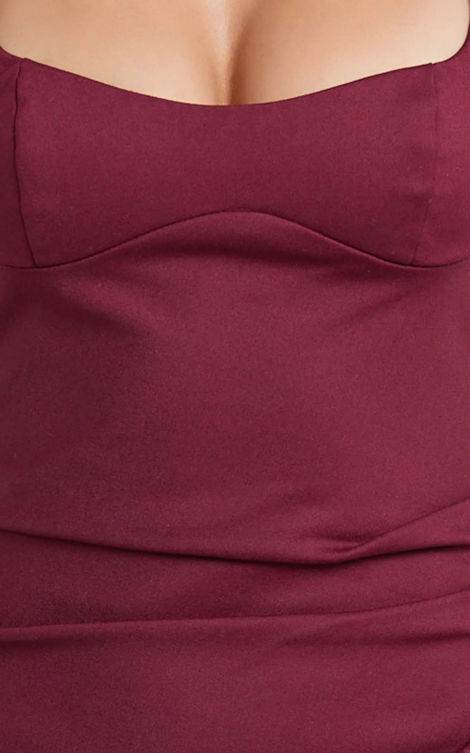 Benita Midi Dress Scoop Neck Ruched Fitted Dress in Wine