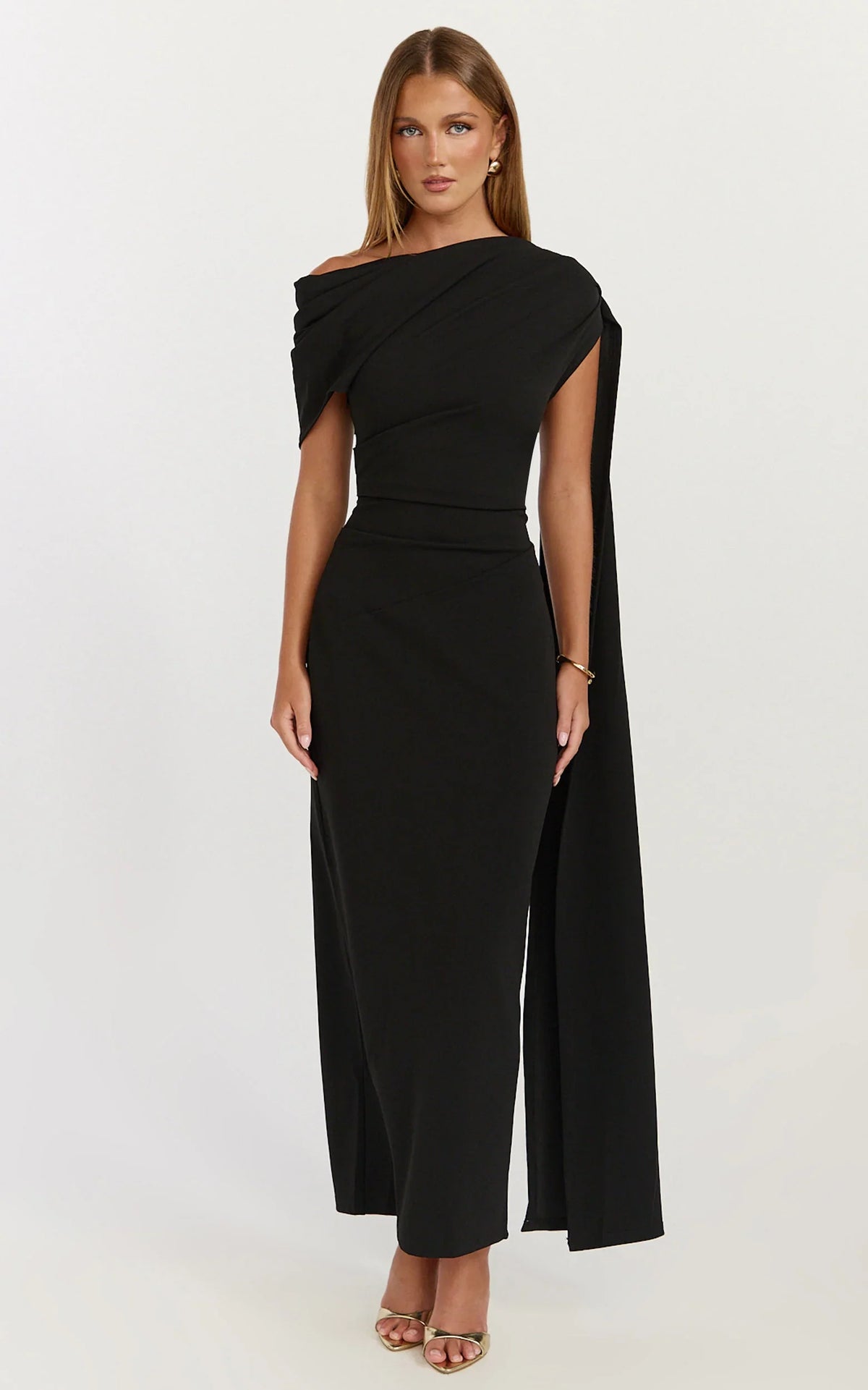 Visenta Midi Dress Asymmetrical Sleeve Dress in Black
