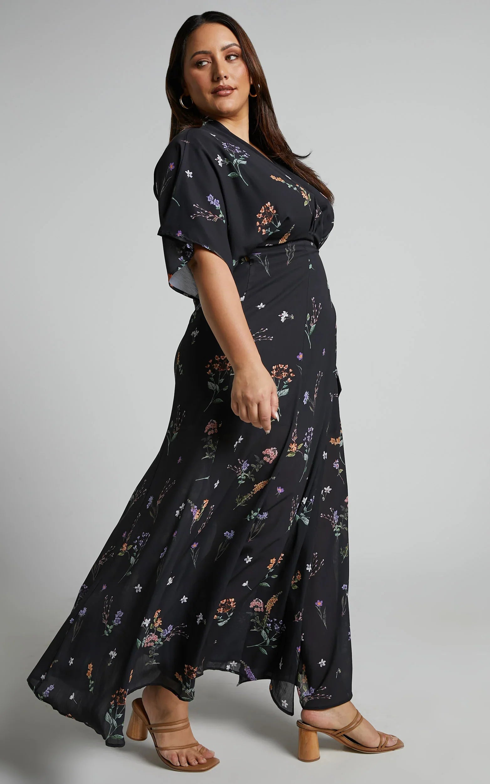 Erenza Maxi Dress Extended Sleeve Wrap Dress in Black Flower Field