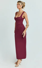Benita Midi Dress Scoop Neck Ruched Fitted Dress in Wine