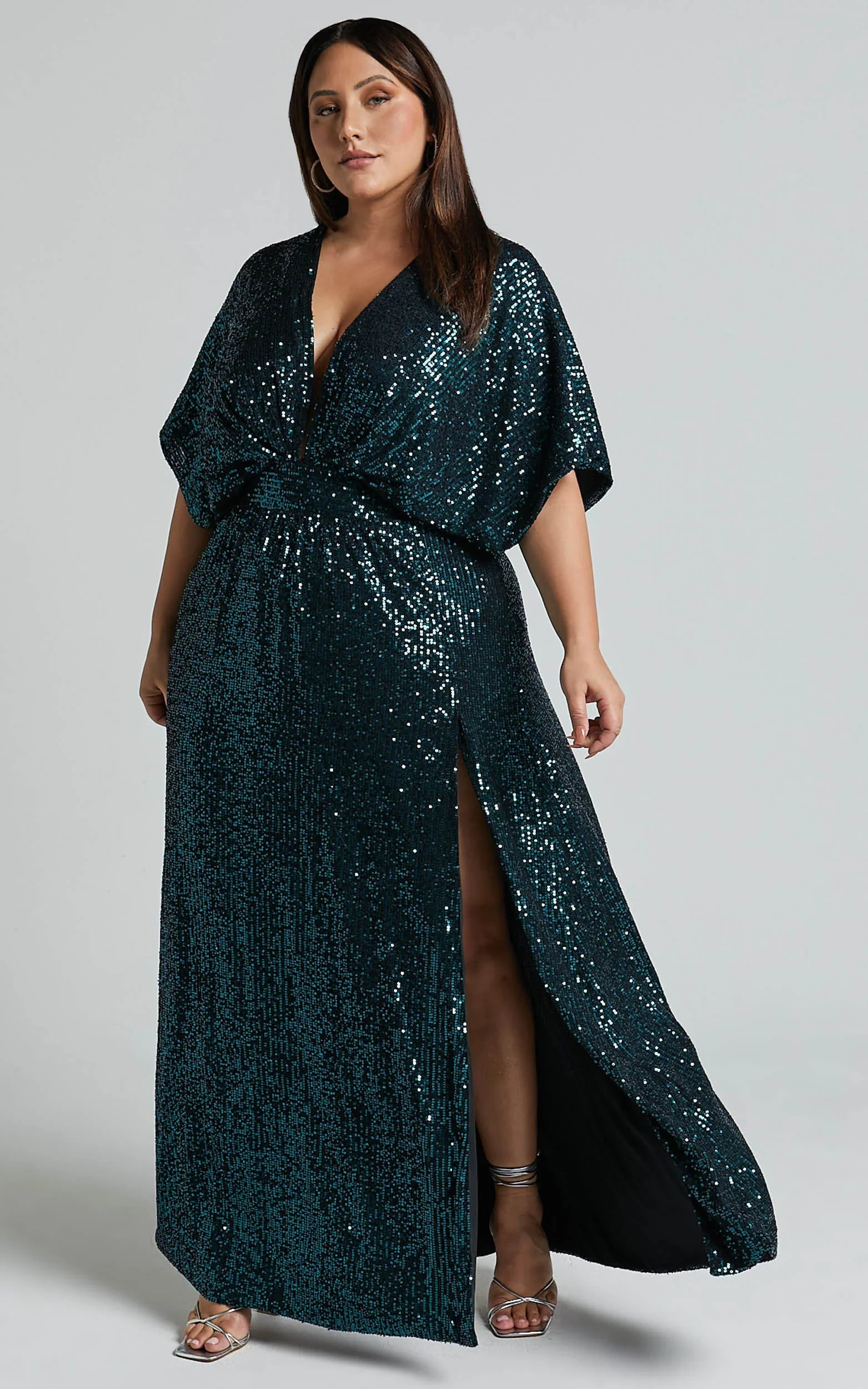 Miyah Maxi Dress Sequin Plunge Short Sleeve Dress in Emerald