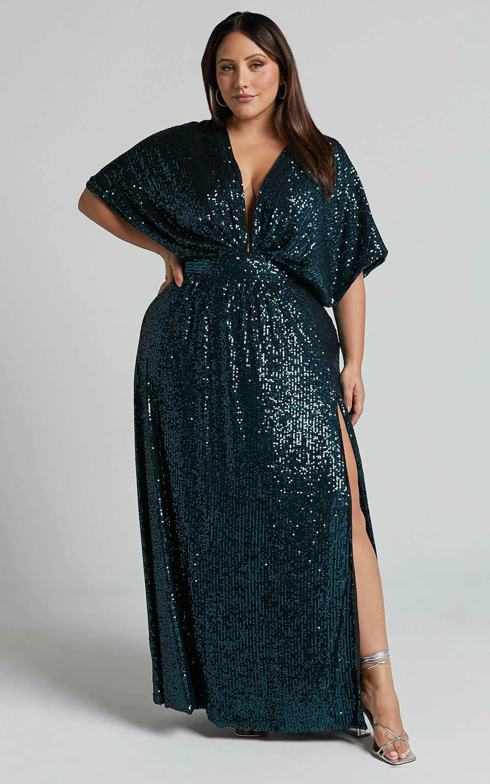 Miyah Maxi Dress Sequin Plunge Short Sleeve Dress in Emerald